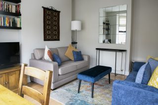 No5 Classic 2 Bedroom Apt - image 2
