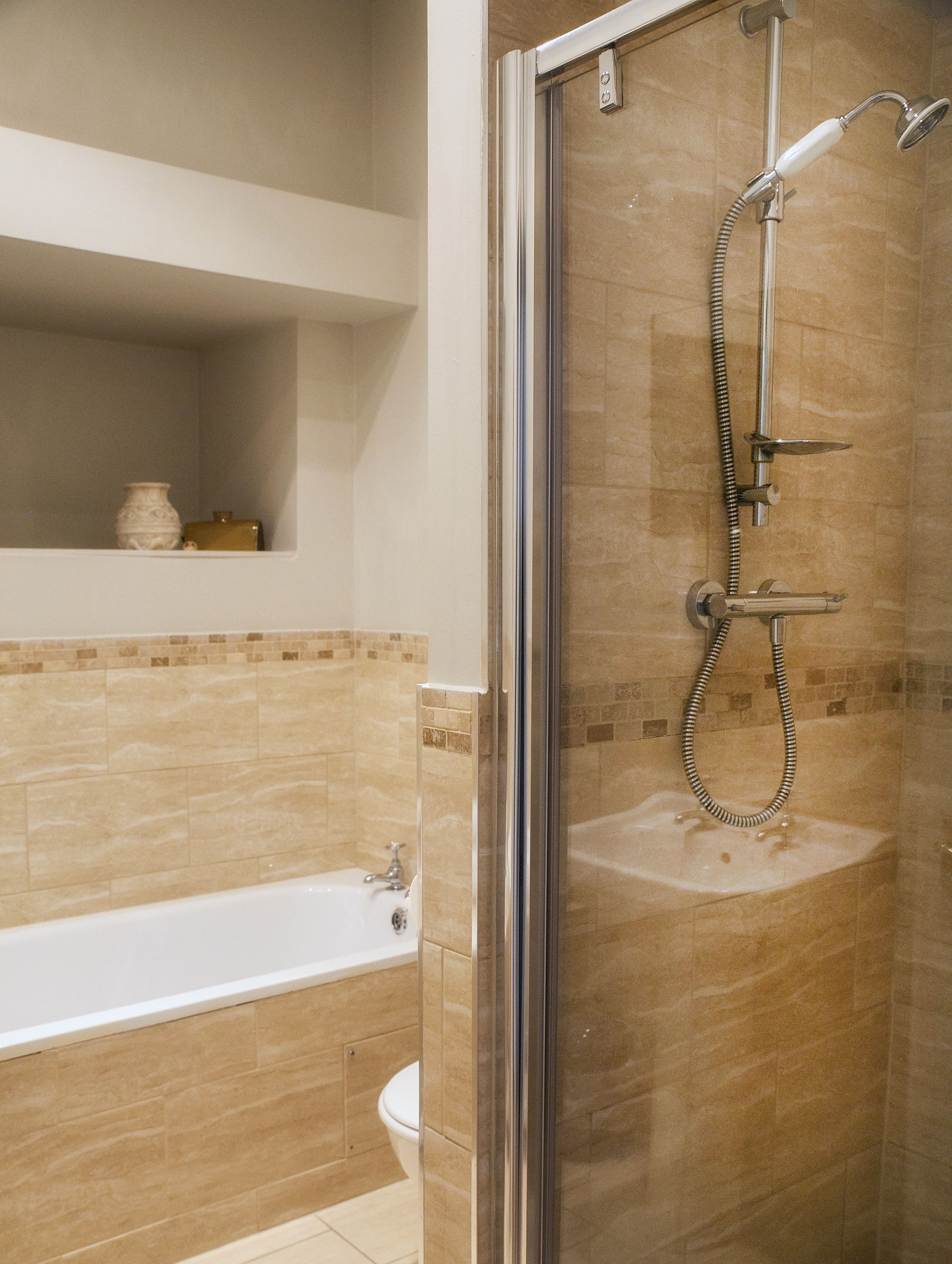 No5 Classic 2 Bedroom Apt - image 7