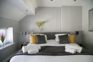 Siegfrieds Retreat Deluxe 2 Bedroom Apt - image 10