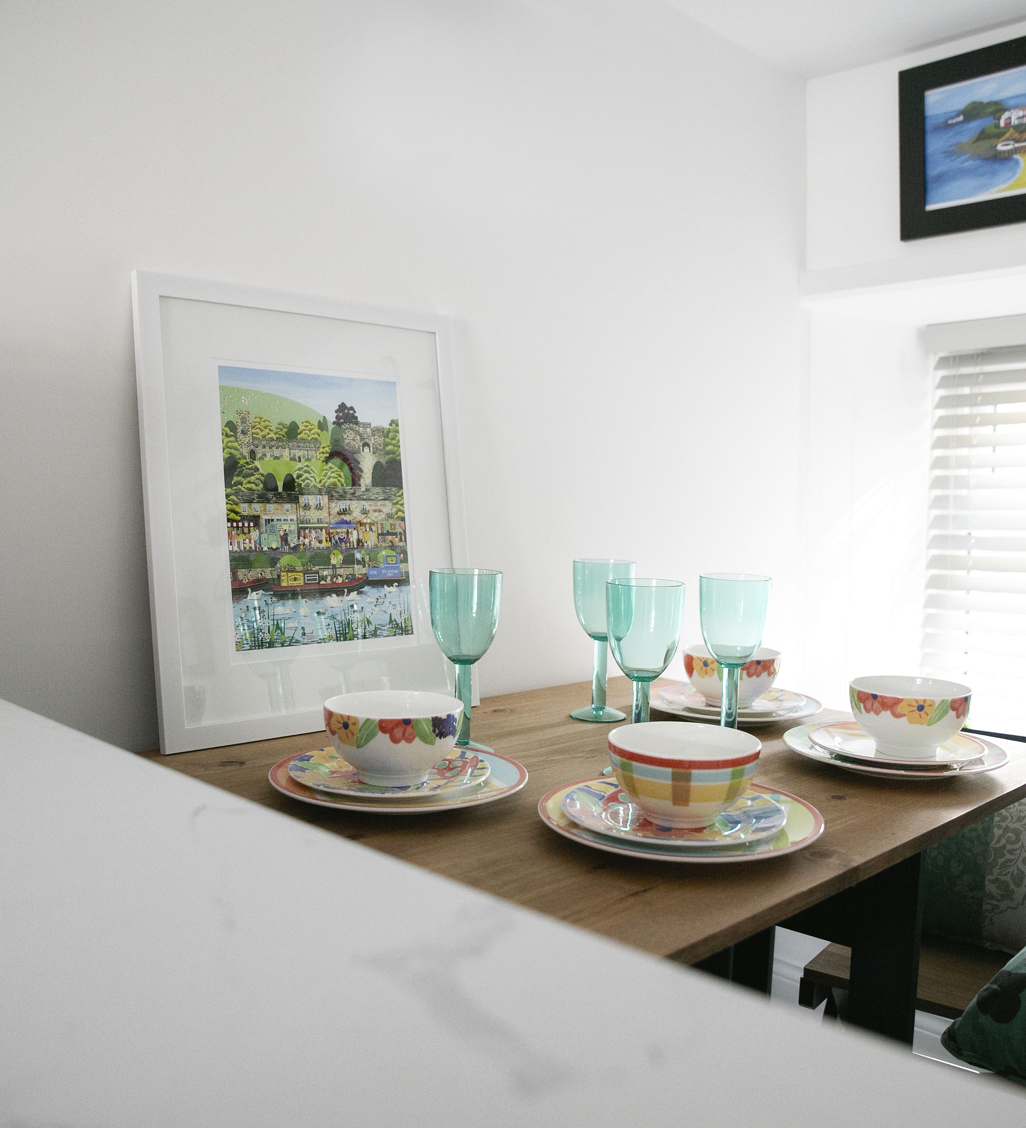 White Cottage Deluxe 2 Bedroom Apartment - image 4