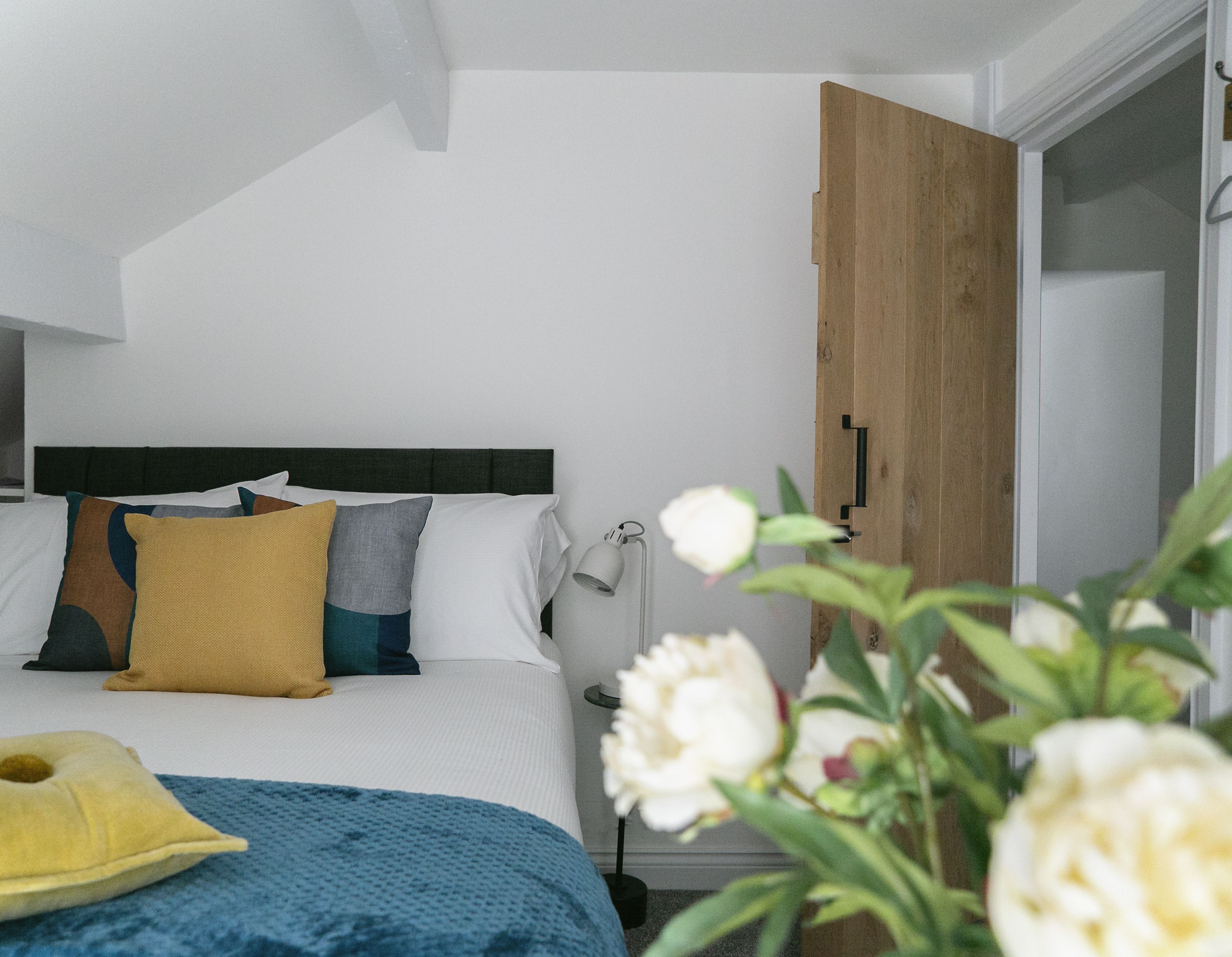 White Cottage Deluxe 2 Bedroom Apartment - image 7