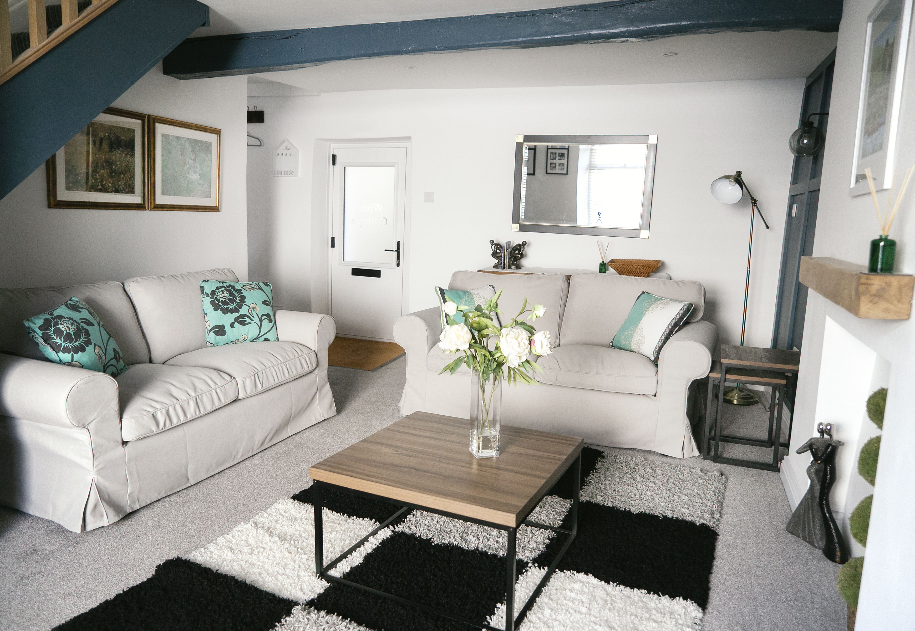 White Cottage Deluxe 2 Bedroom Apartment - image 22