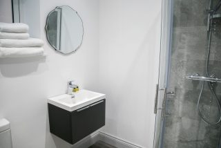 Oswald House deluxe 2 bedroom apartment – photo 5