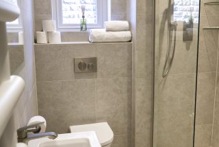 The Green House – deluxe 2 bedroom upper floor apartments – photo 7